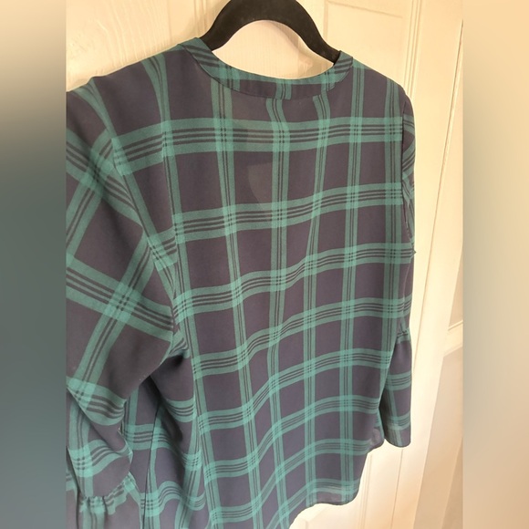 J.Crew Factory Black Watch Plaid Bell Sleeve Top – Size Small Festive Holiday - Picture 7 of 9